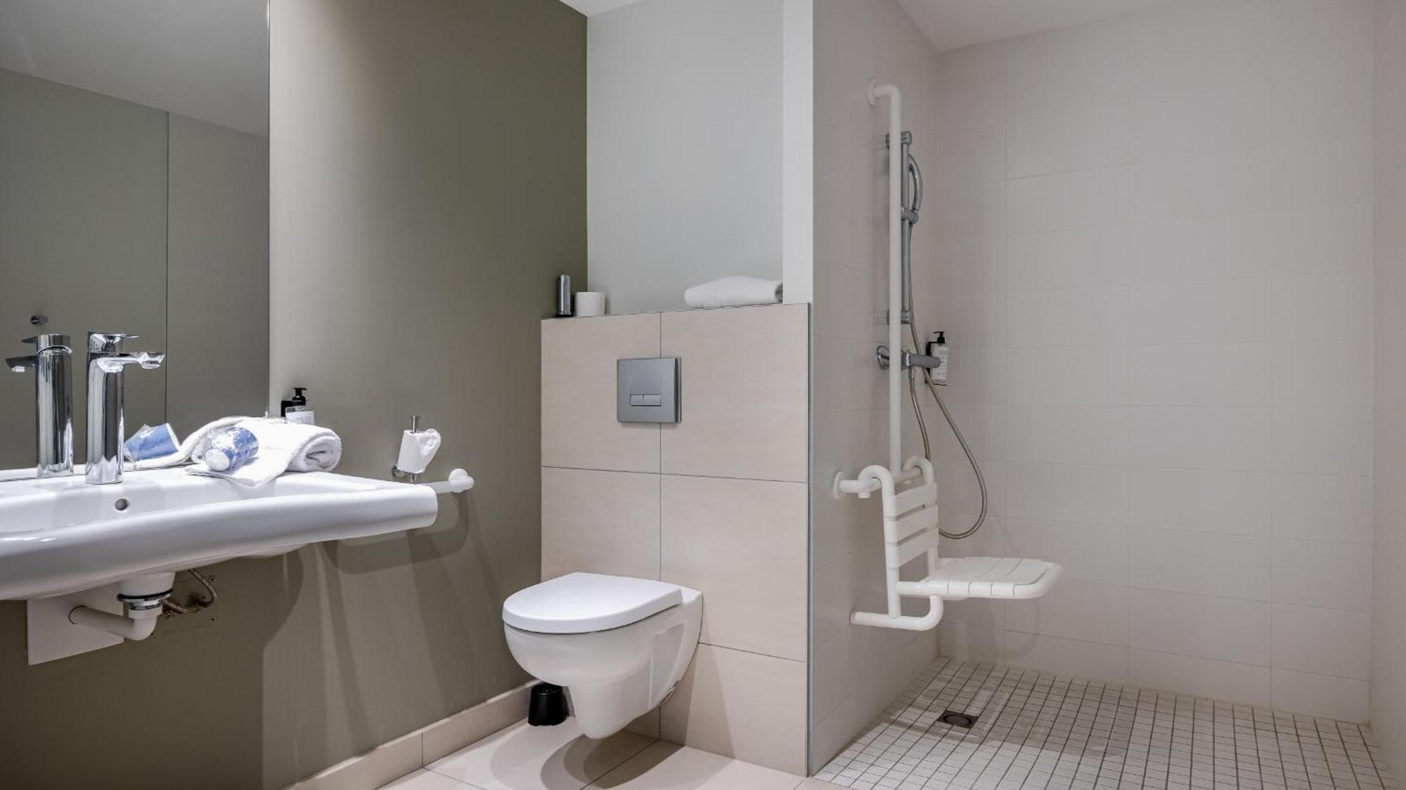 Hotel Akena Troyes - La Chapelle St-Luc Les Noes-pres-Troyes Luaran gambar